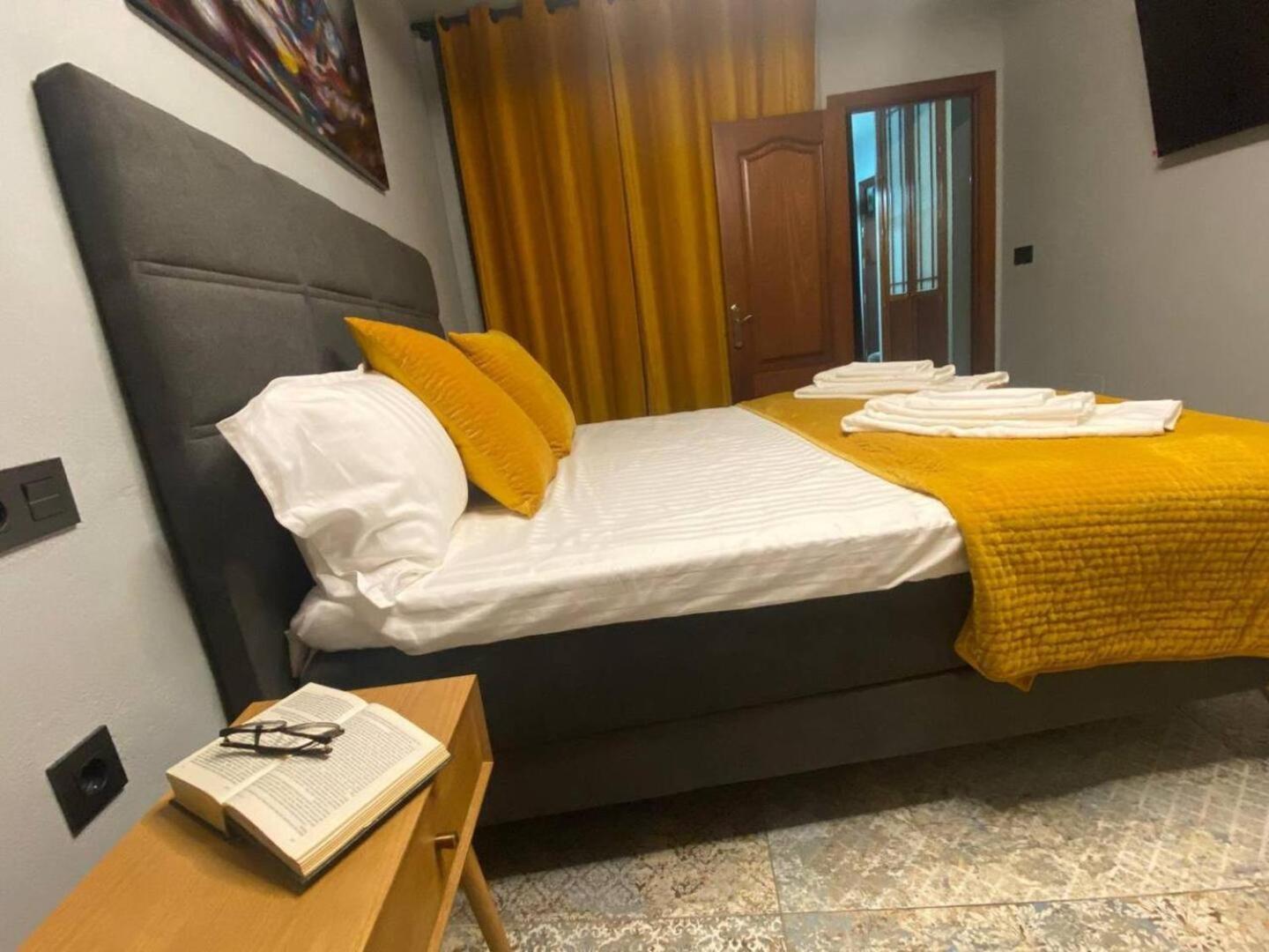 Alma De Malaga 2Br Stay With Art History & Comfort In The Heart Of The City Malaga