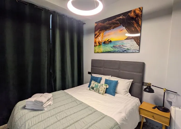 Alma De Malaga 2Br Stay With Art History & Comfort In The Heart Of The City