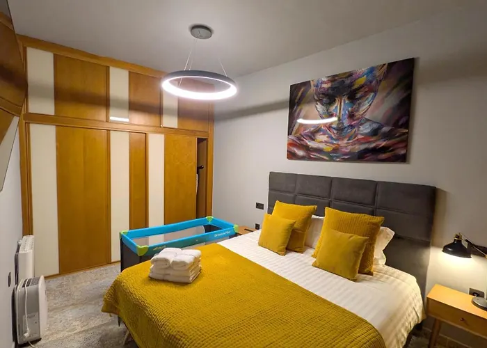 Alma De Malaga 2Br Stay With Art History & Comfort In The Heart Of The City