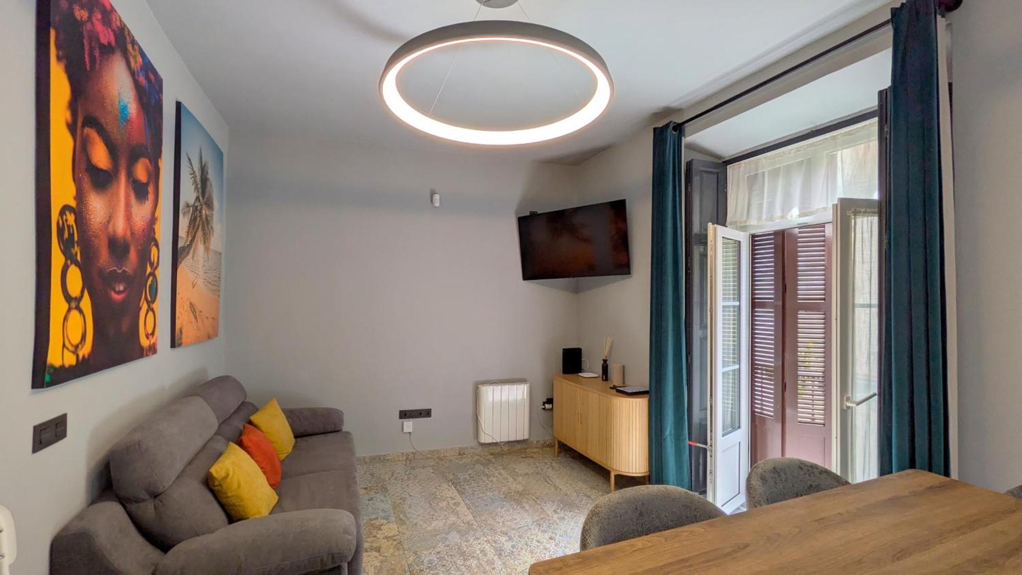 Apartamento Alma De 2br With Art History & Comfort In The Heart Of The Málaga